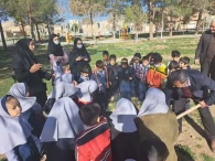 کاشت نهال توسط شهردار و مسئولین در روز درختکاری