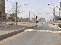 نصب علائم و تجهيزات ترافيكي در شهرك لاله سرخ و جاده گز به دستگرد 