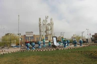 نصب سفره هفت سین جهت ایجاد نشاط ، شادابی و پویایی محیط شهری در میدان توحید